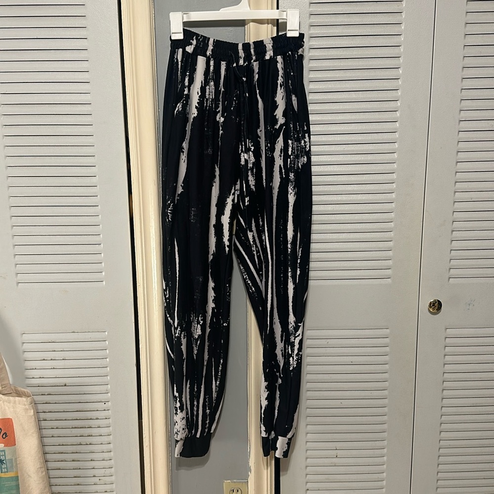 Women’s Joggers, good condition, dry clean,soft material, 50% cotton / poly